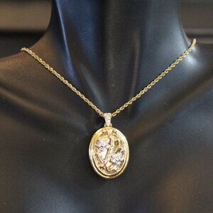 Delicate Gold Tone Rhinestone Flower Locket Pendant Necklace